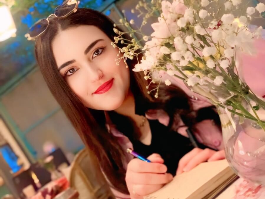 بين الاحتواء والحزم: دور الوالدين في صناعة التوازن النفسي والسلوكي