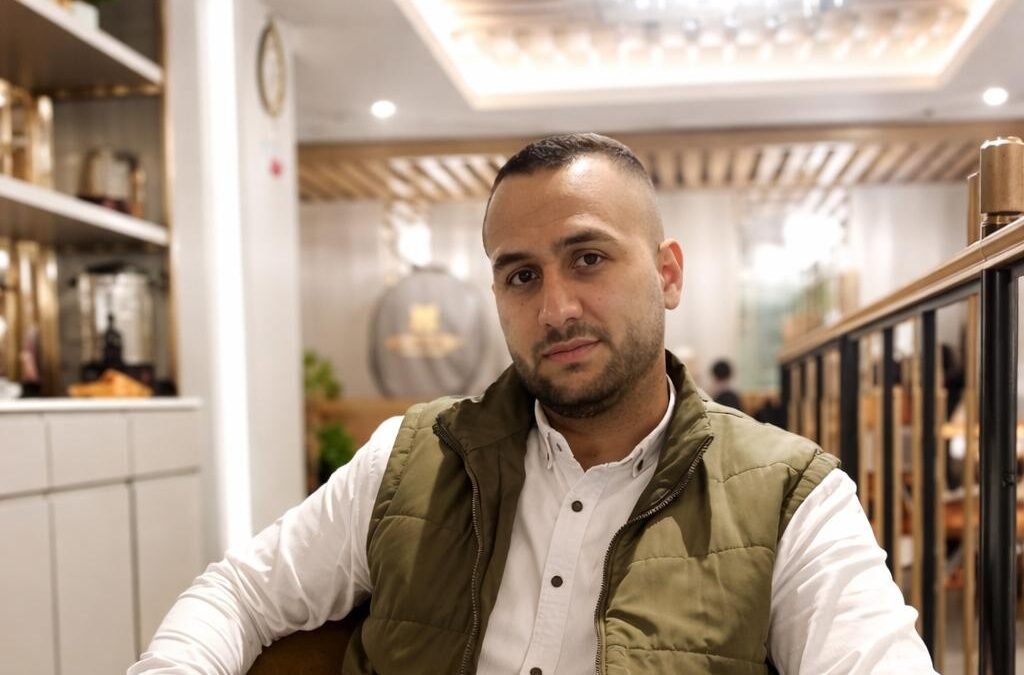 خَلف القُضبان… حيث يُدفن الإنسان حيًا بإسم القانون؟!